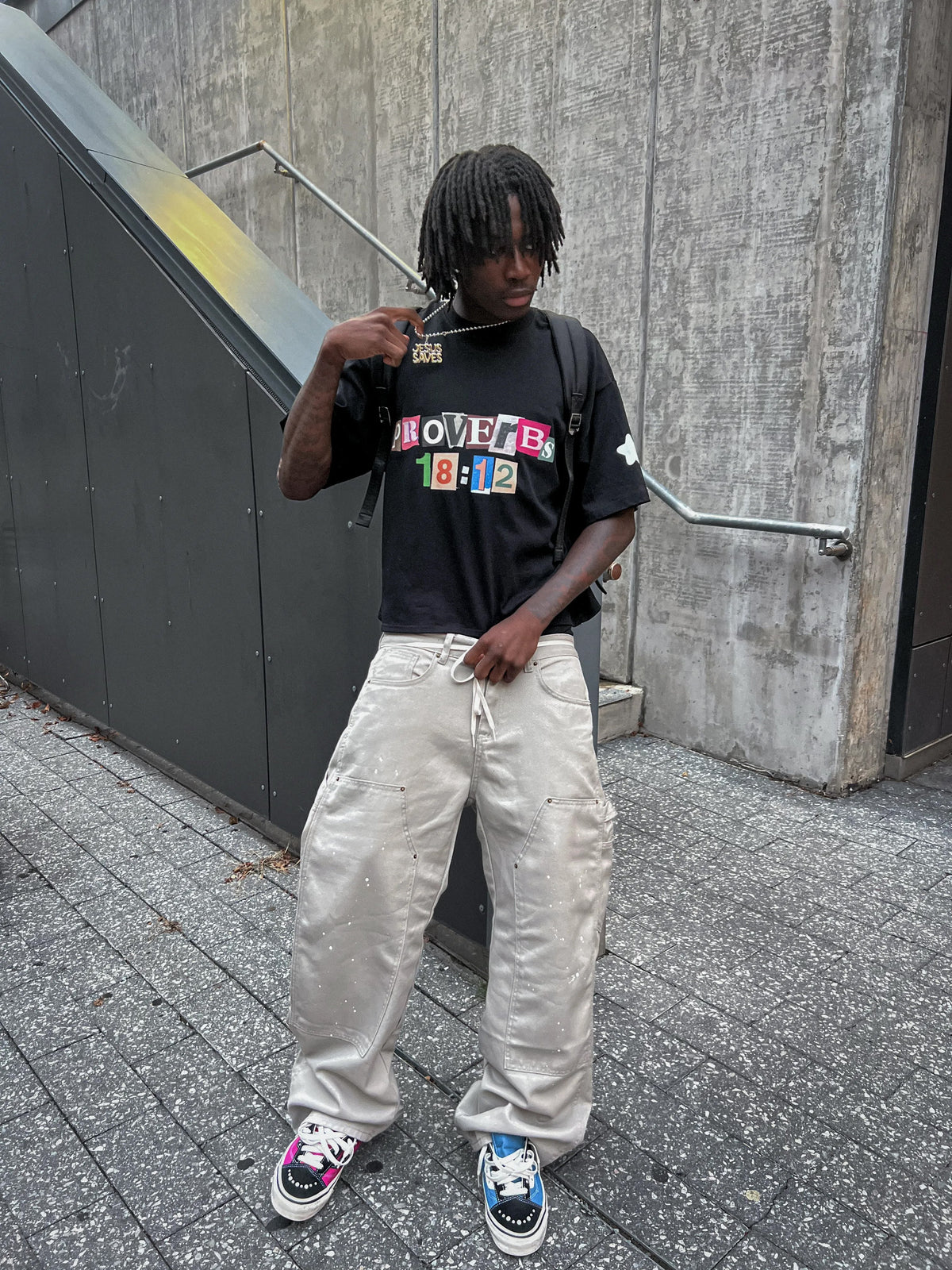 PROVERBS 18:12 "ONYX" TEE