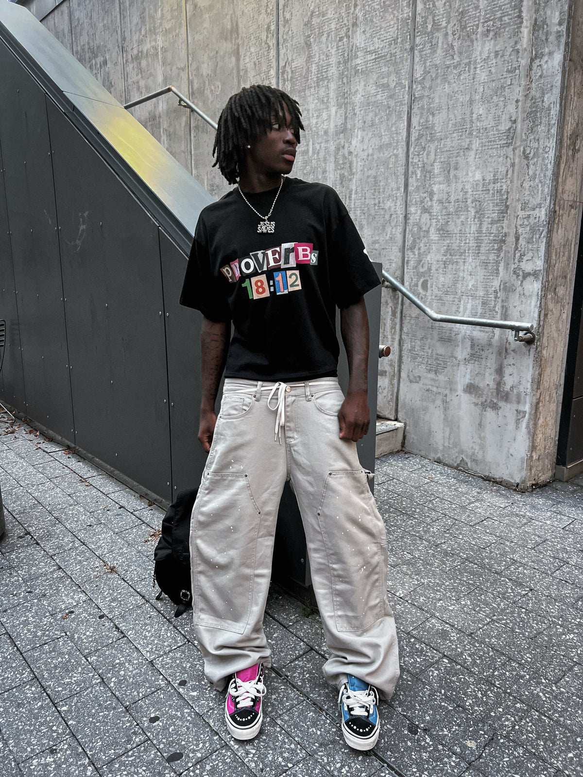 PROVERBS 18:12 "ONYX" TEE